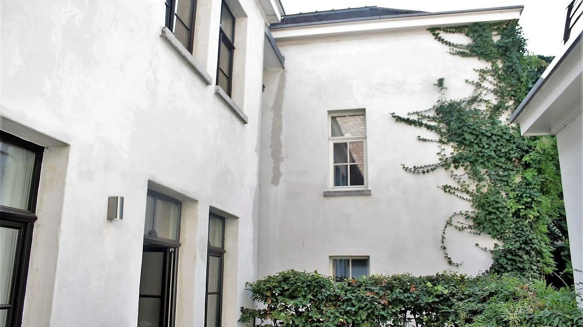 Traditional Modern Apartment City Centre Antverpy