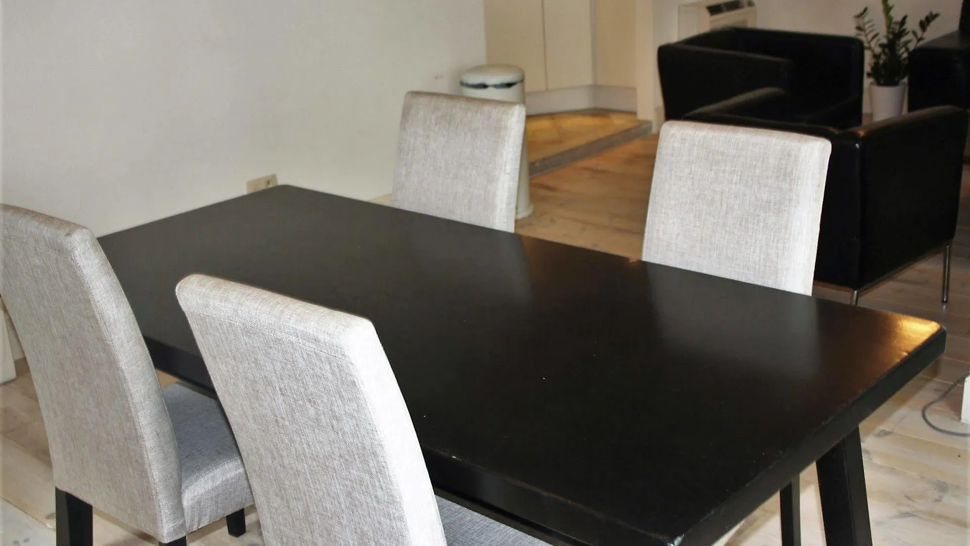 Traditional Modern Apartment City Centre Antverpy