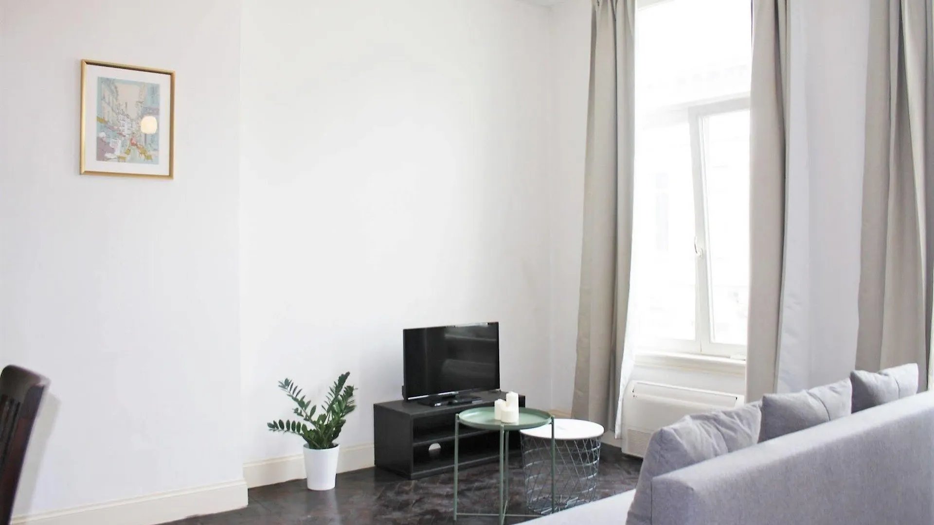 Traditional Modern Apartment City Centre Antverpy