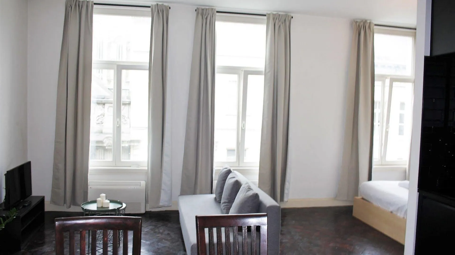 Traditional Modern Apartment City Centre Antverpy
